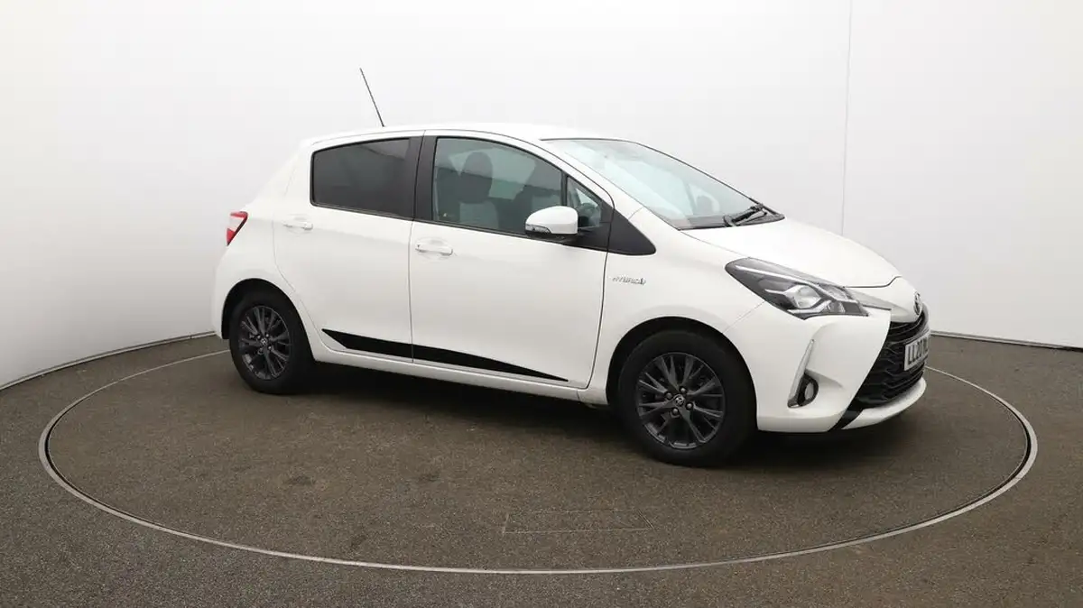 2020-toyota-yaris-15-vvt-i-icon-98bhp-hybrid-1497cc-e-cvt-big-43