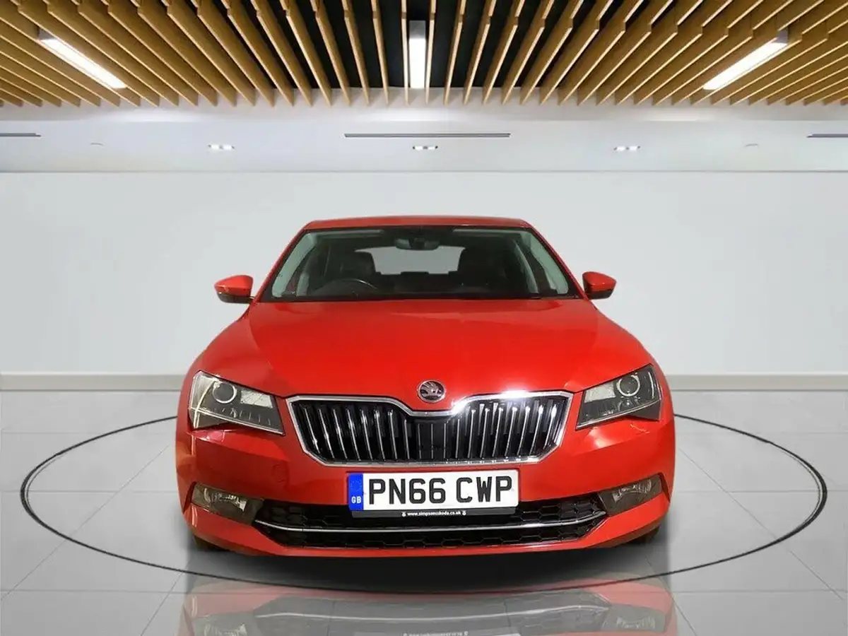 2016-skoda-superb-20tdi-se-l-executive-hatchback-dsg-big-1