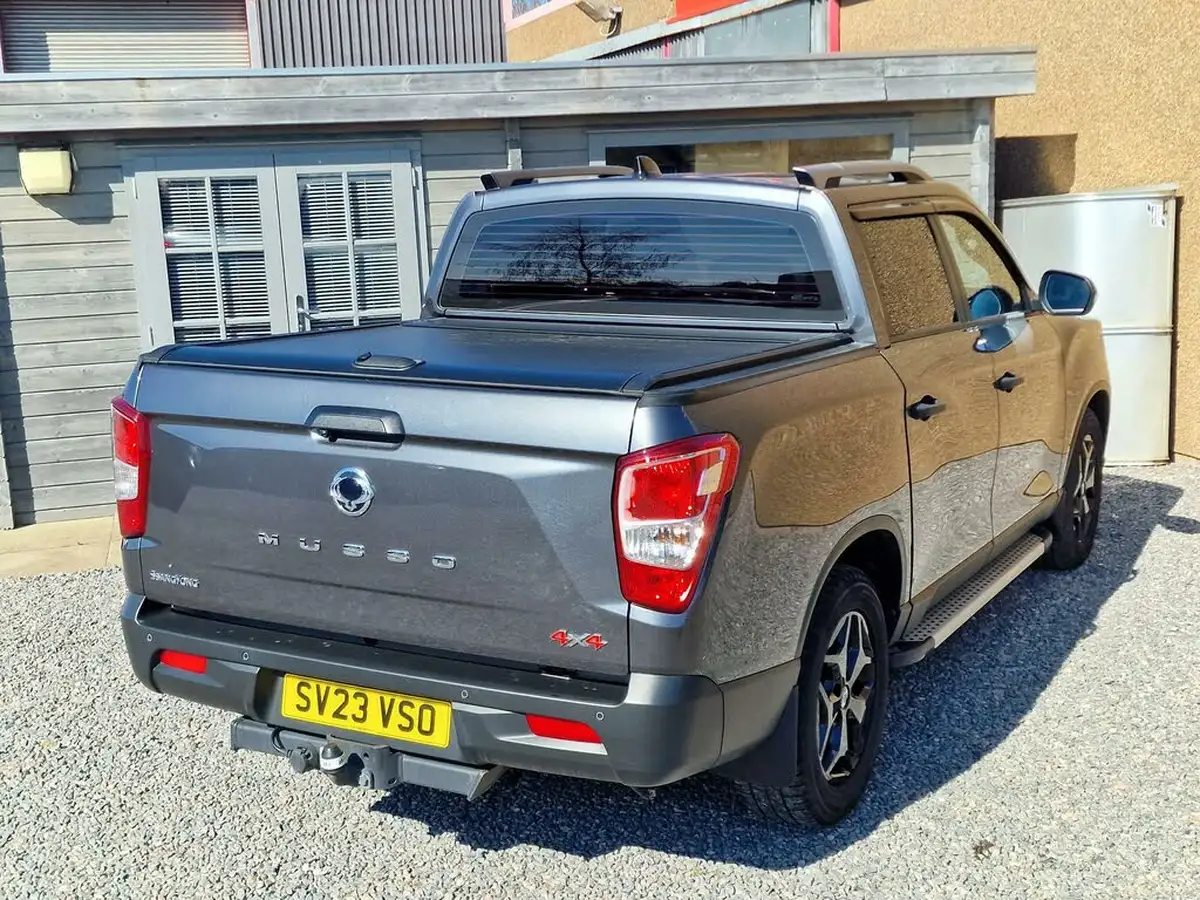 2023-kgm-ssangyong-musso-22td-saracen-202pseu6d-big-10
