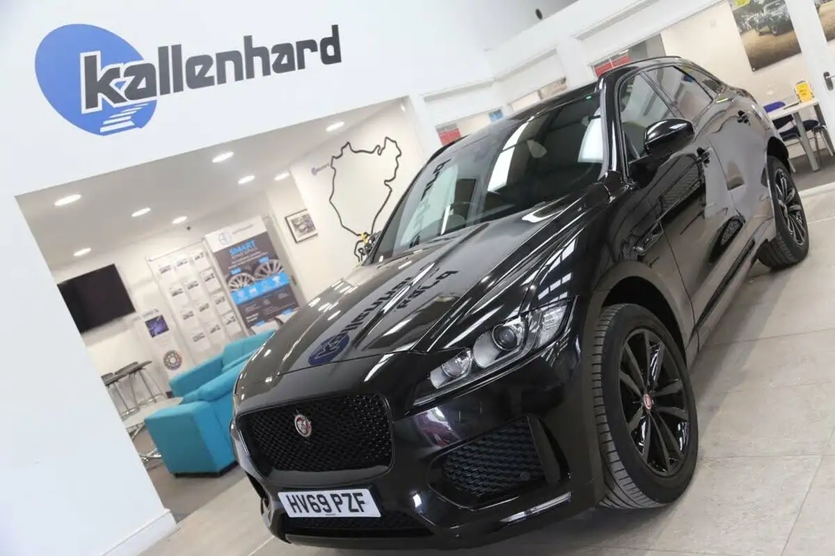 2019-jaguar-f-pace-20-i4d-chequered-flag-180ps-big-8