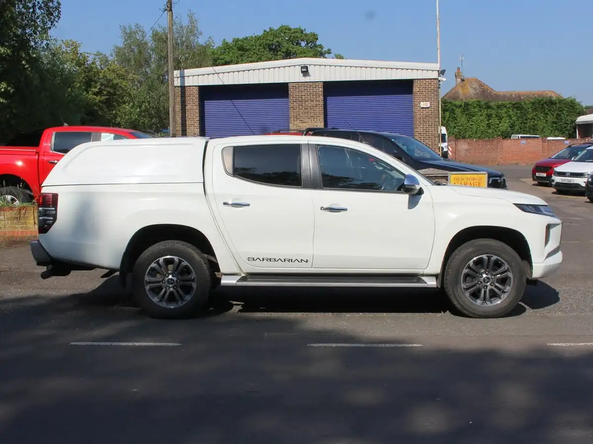 2021-mitsubishi-l200-22di-d-barbarian-big-4