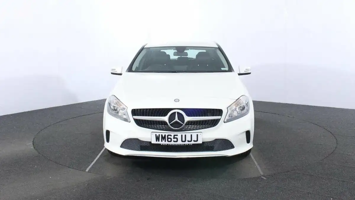 2016-mercedes-benz-a-class-16-a180-se-executivess-big-1