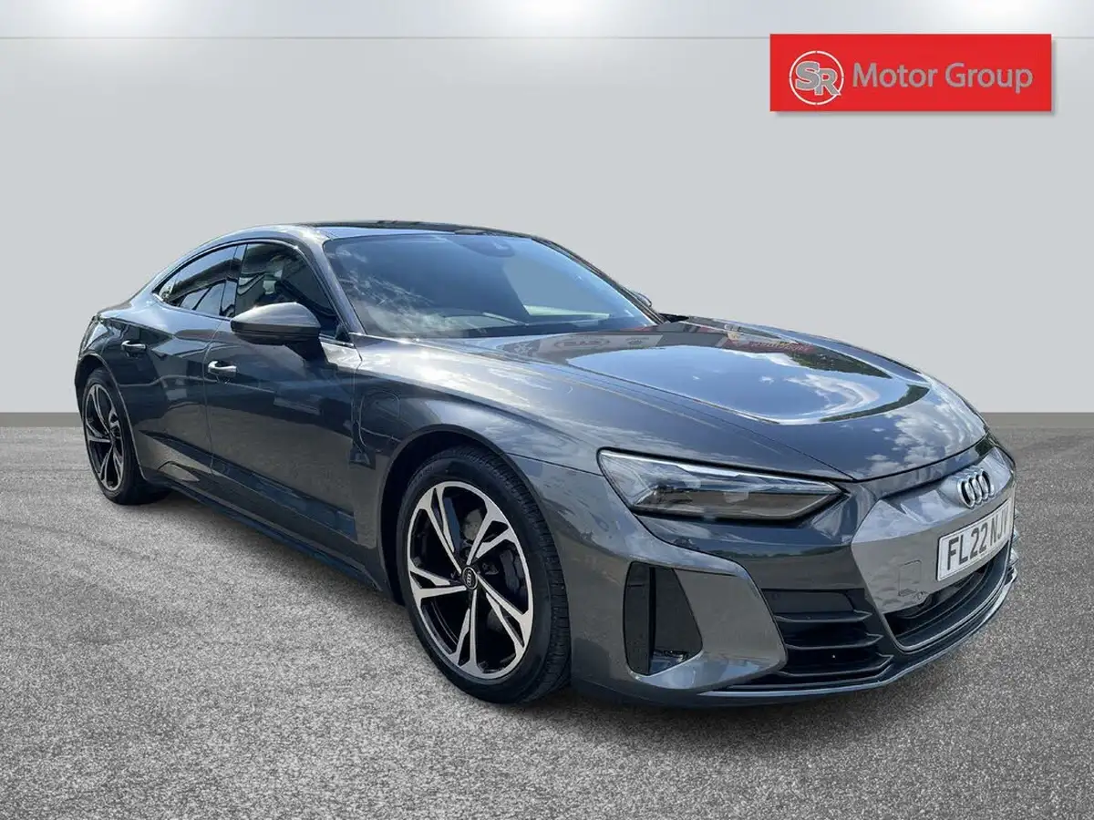 2022-audi-e-tron-gt-e-big-5
