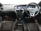 2019-volvo-v40-20-t2-r-design-edition-small-2
