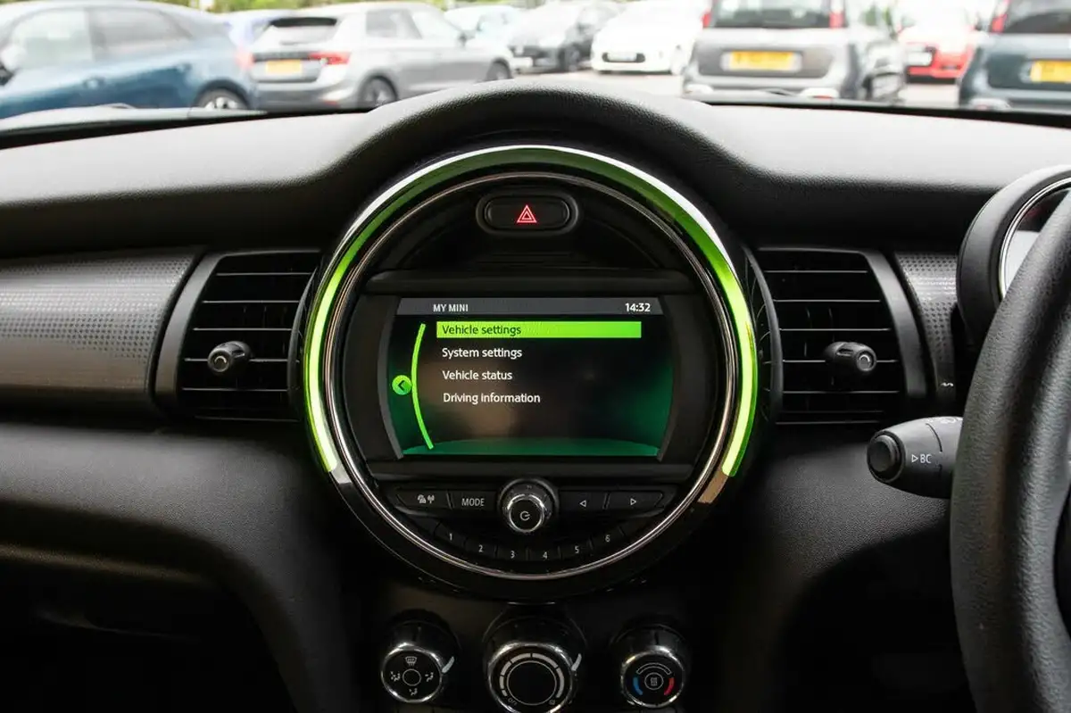 2020-mini-countryman-15-cooper-classic-auto-big-22