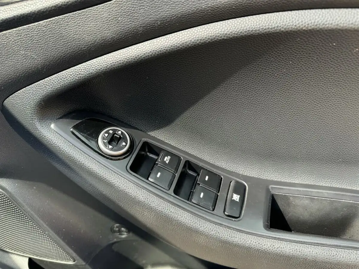 2017-hyundai-i20-10-t-gdi-turbo-edition-big-18