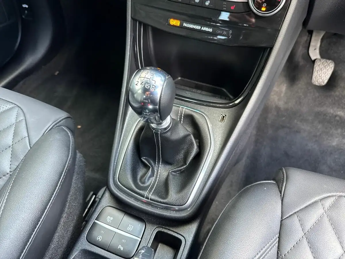 2022-ford-puma-suv-10-st-line-vignale-125ps-big-27