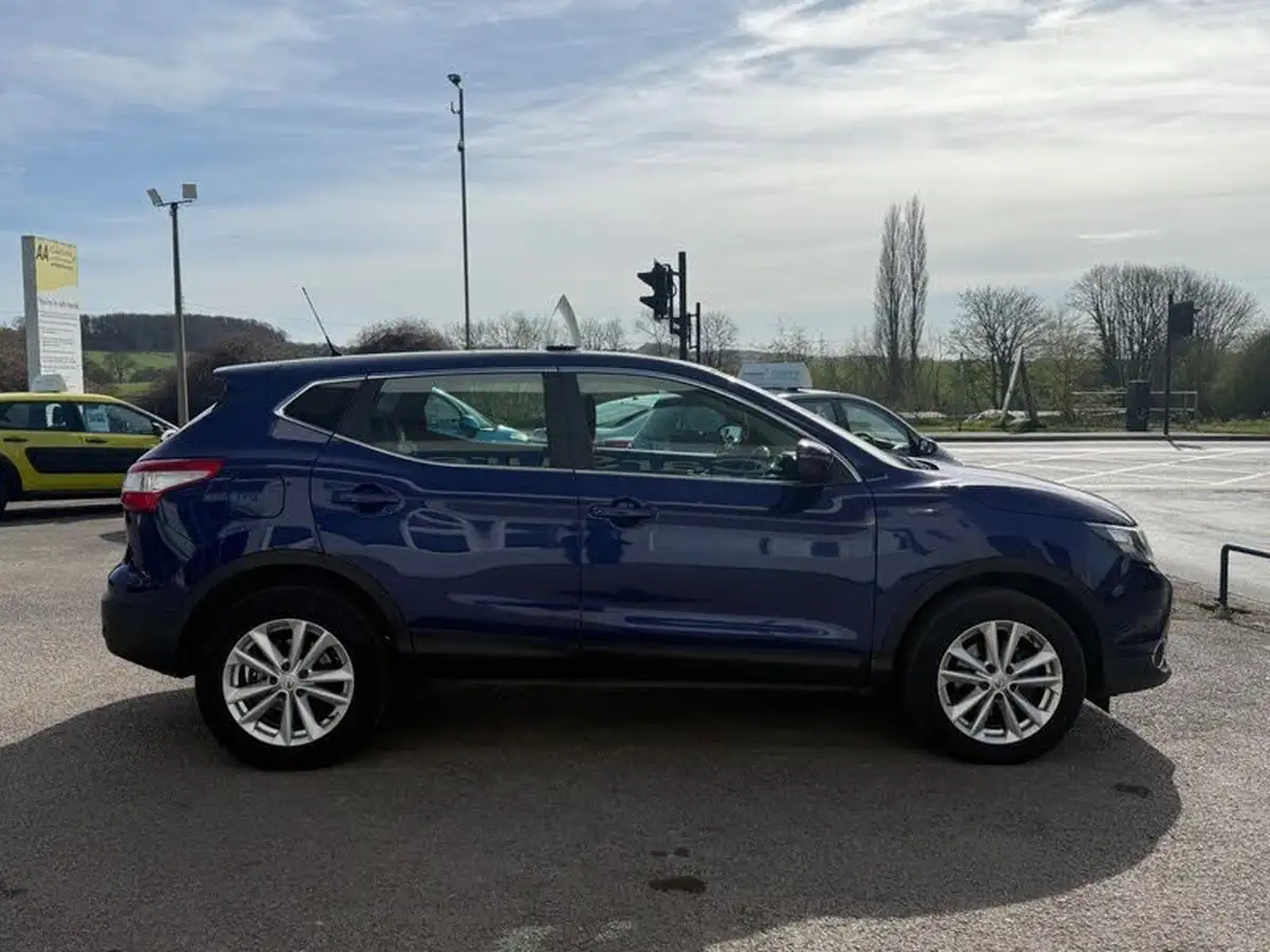 2017-nissan-qashqai-15dci-acenta-smart-vision-packtech-pack-big-5