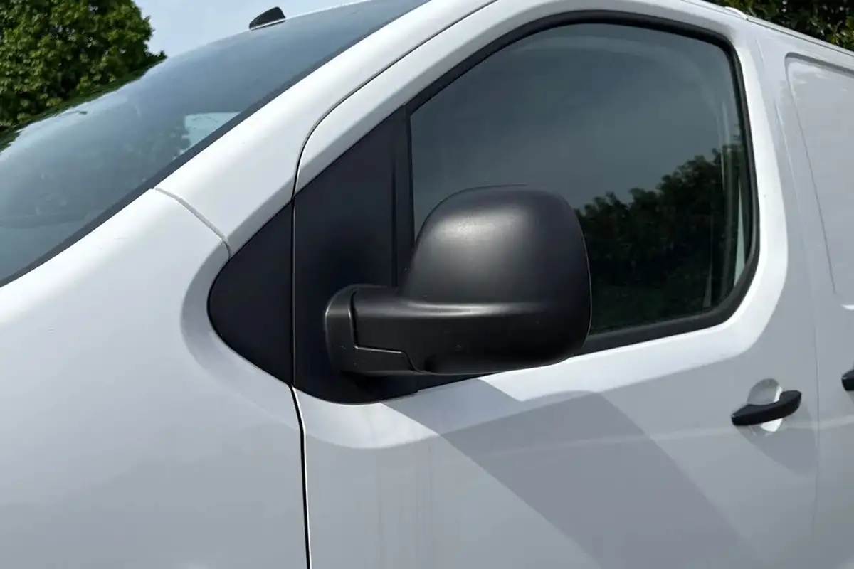 2024-peugeot-expert-15-bluehdi-professional-long-big-31