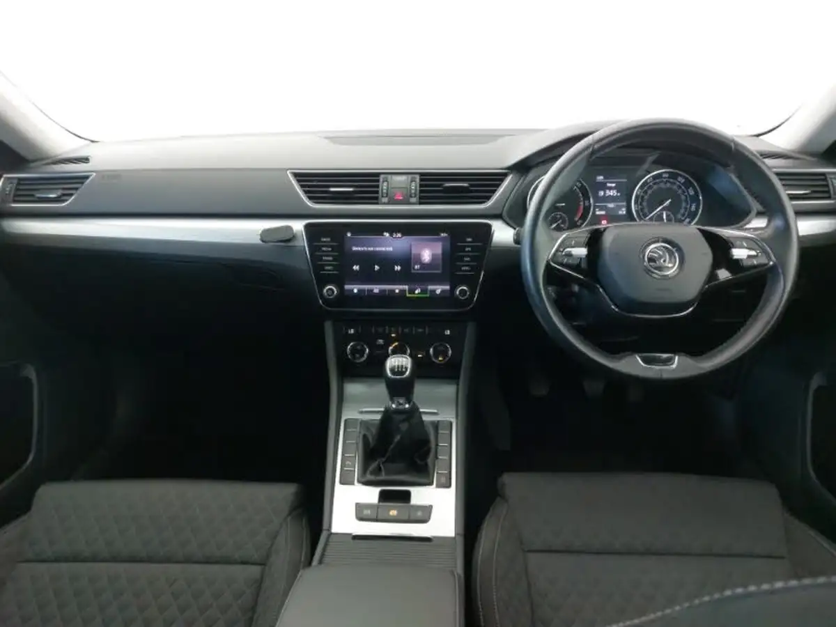 2020-skoda-superb-20tdi-se-150ps-hatchback-big-2