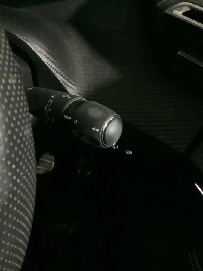 2021-peugeot-2008-suv-e-gt-premium-big-11