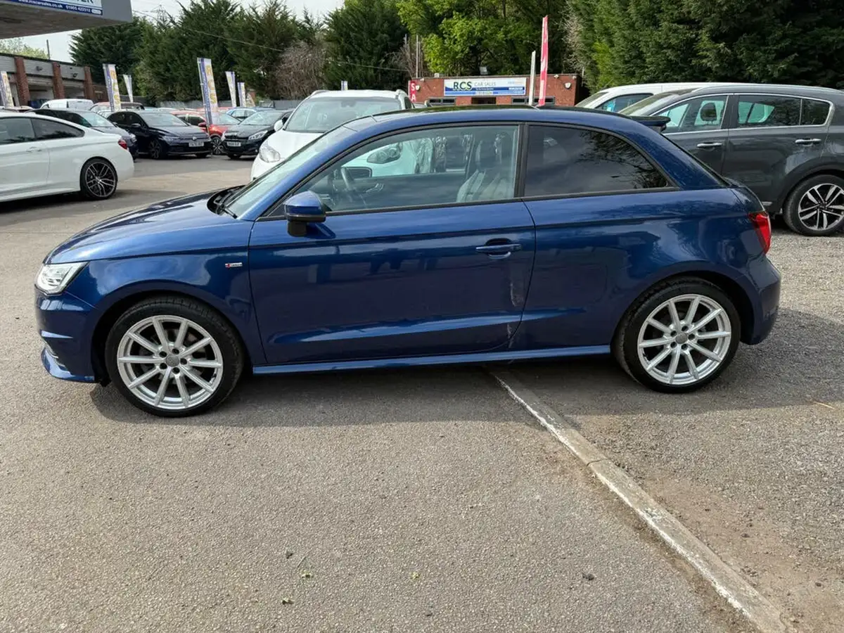 2016-audi-a1-14-tfsi-s-line-125ps-hatchback-3d-big-5
