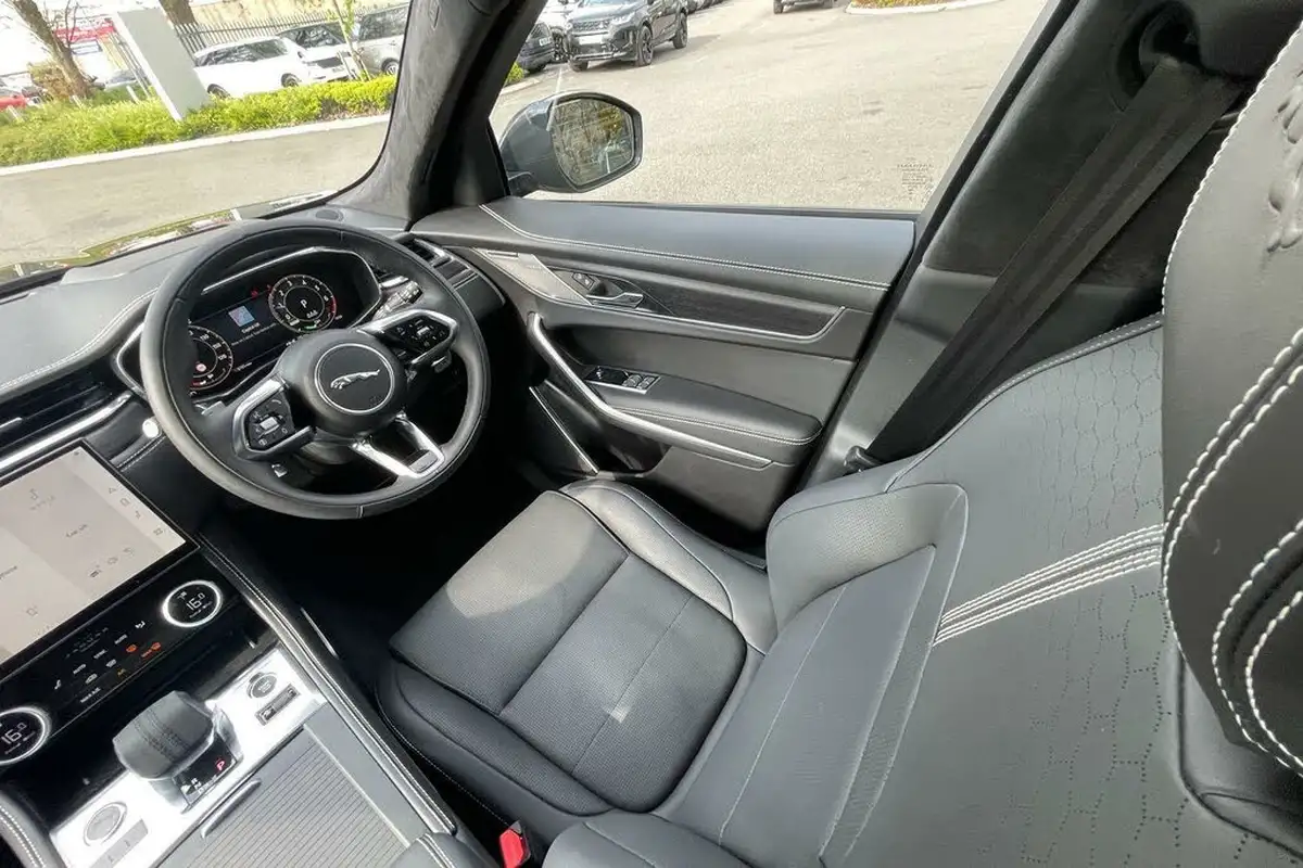 2024-jaguar-f-pace-20-p400e-r-dynamic-hse-black-90th-anniversary-edition-big-13