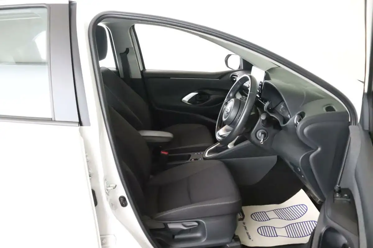 2022-toyota-yaris-15-vvt-i-icon-big-15