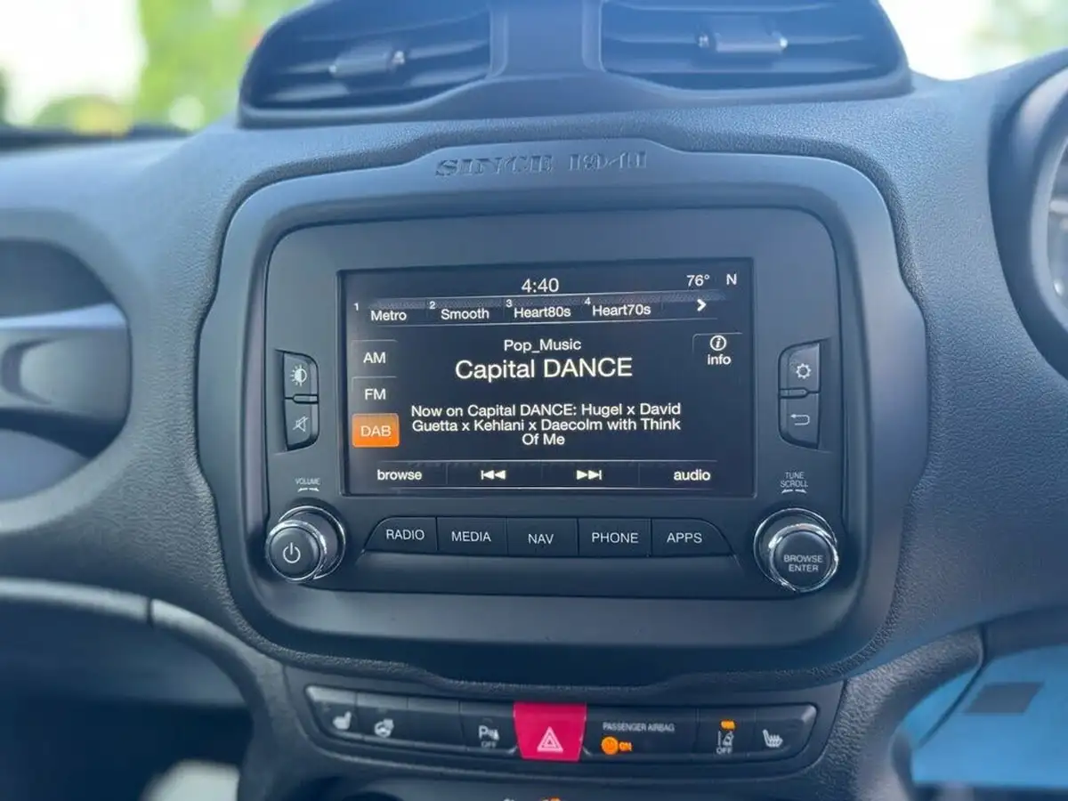 2016-jeep-renegade-16-multijet-ii-limited-ss-big-25