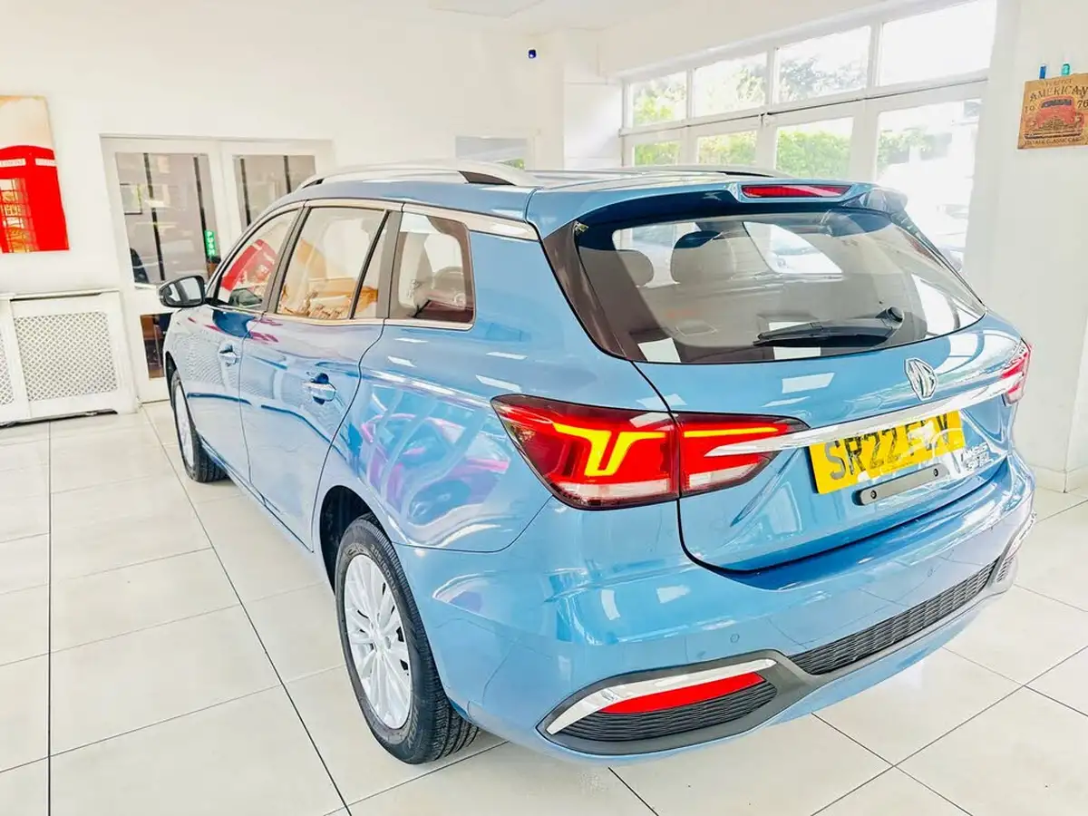 2022-mg-mg5-e-exclusive-ev-long-range-big-3