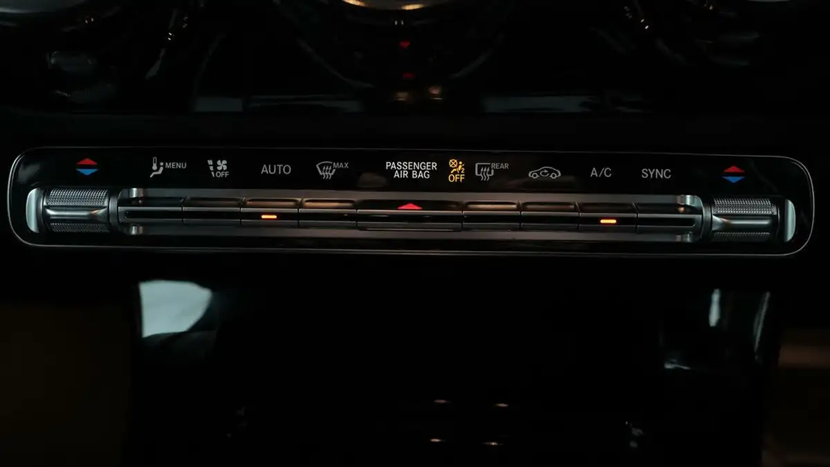 2022-mercedes-benz-a-class-13-a200-amg-line-executive-edition-hatchback-5d-7g-dct-big-12