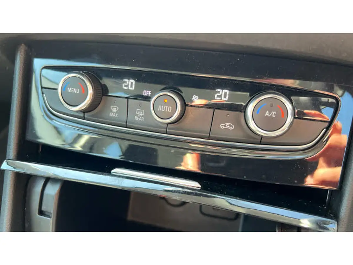 2020-vauxhall-grandland-x-12-se-big-23