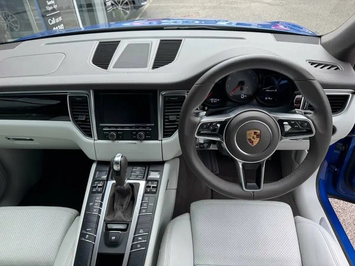 2015-porsche-macan-30-s-big-13