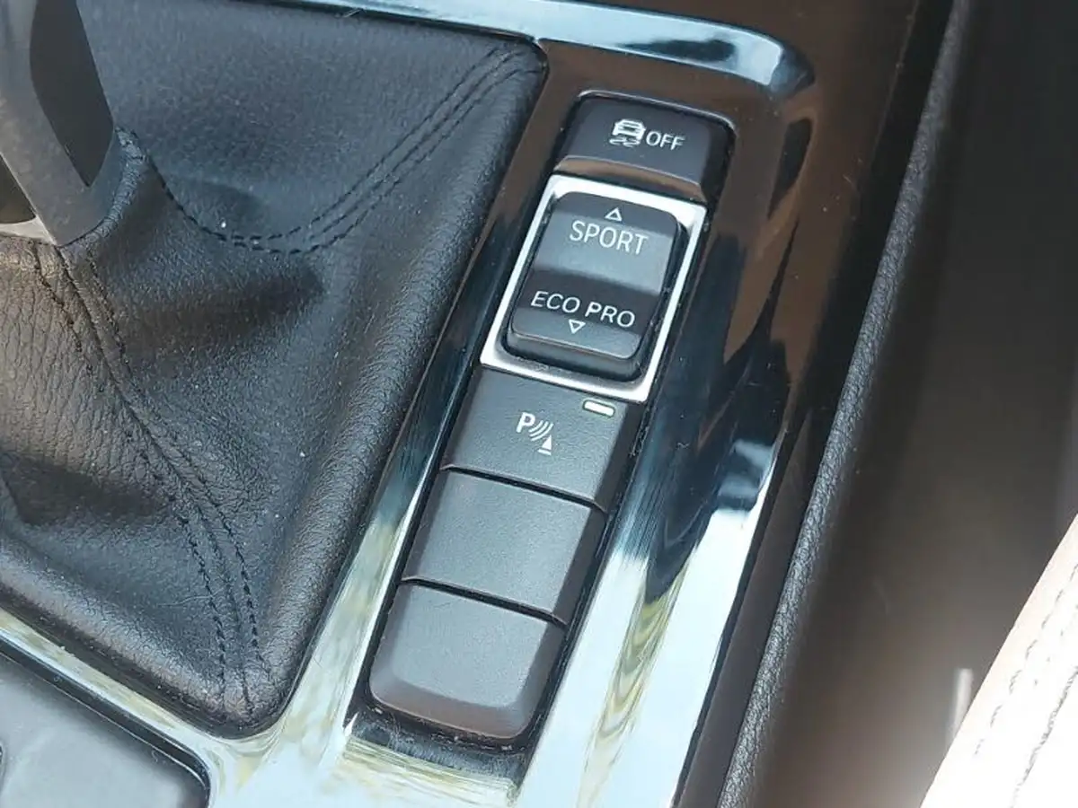 2021-bmw-x1-20-sdrive20i-xline-big-14