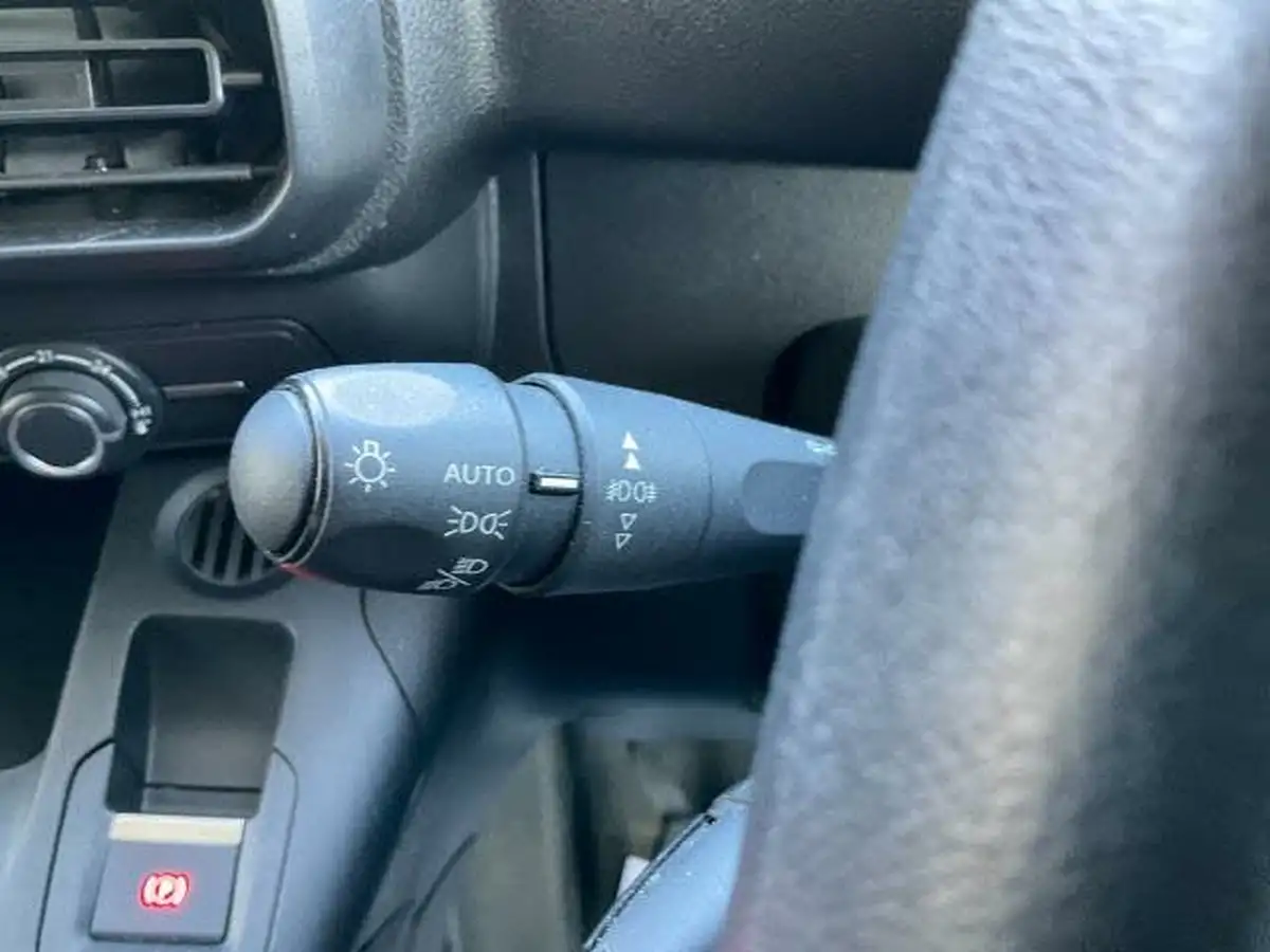 2021-peugeot-partner-15-bluehdi-1000-professional-100ps-eu6dt-panel-big-22
