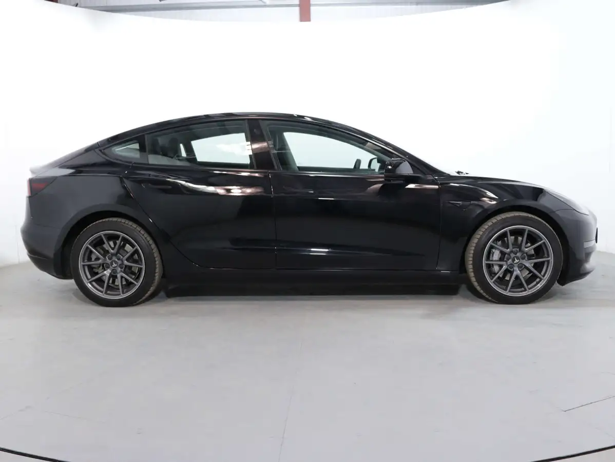 2022-tesla-model-3-e-long-range-big-9