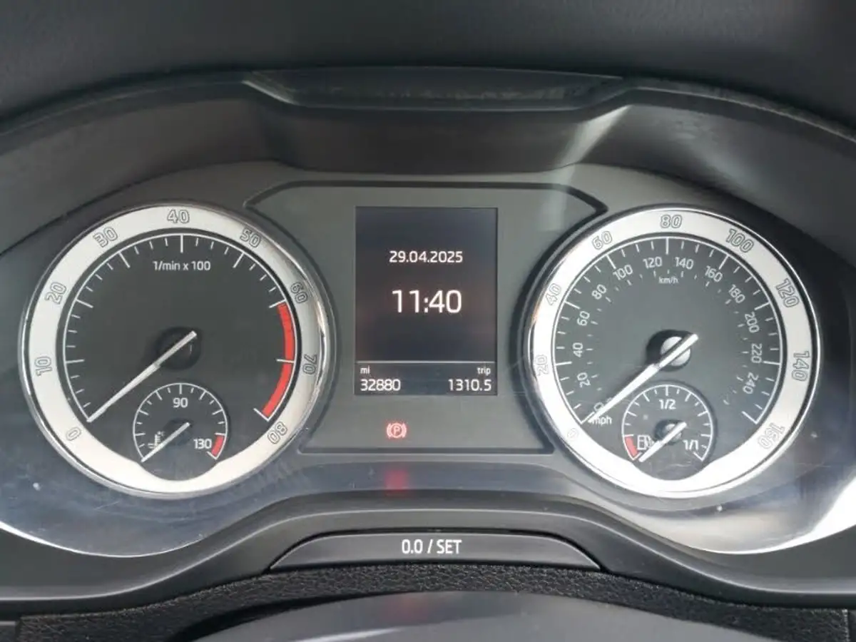 2022-skoda-karoq-15-tsi-se-drive-big-10
