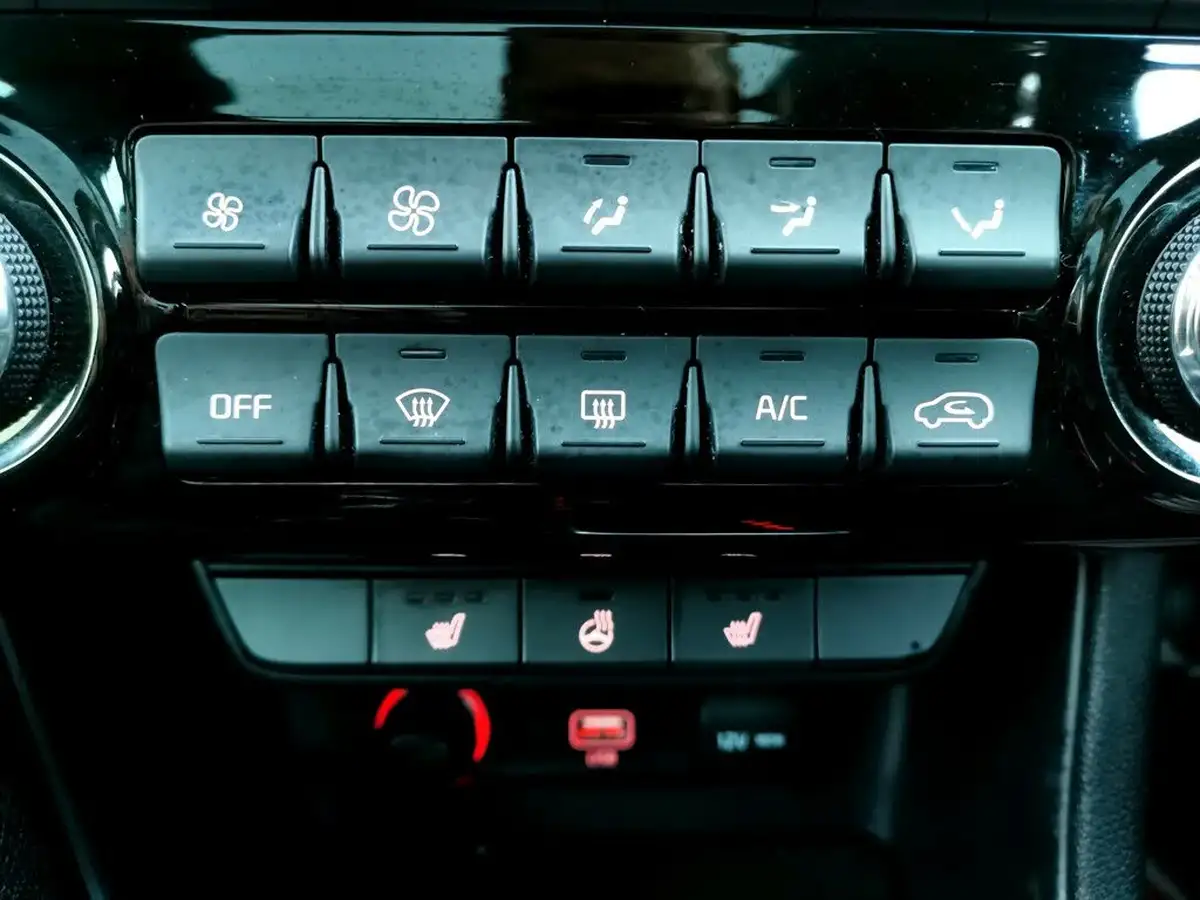 2019-kia-sportage-16-t-gdi-4-awd-dct-big-10