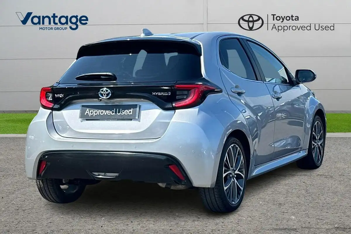 2023-toyota-yaris-15-vvt-i-excel-big-2