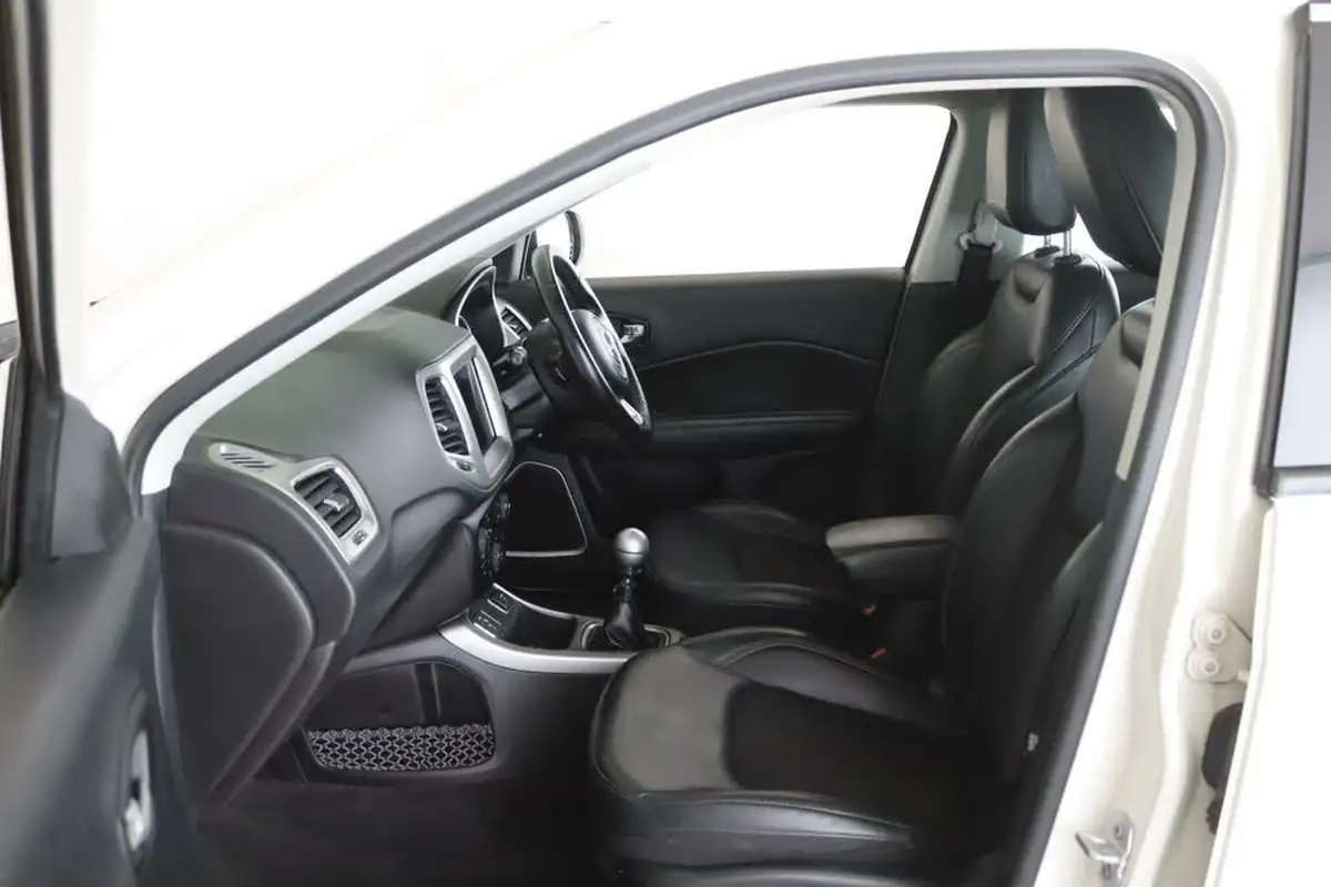 2019-jeep-compass-14-multiair-ii-longitude-big-10