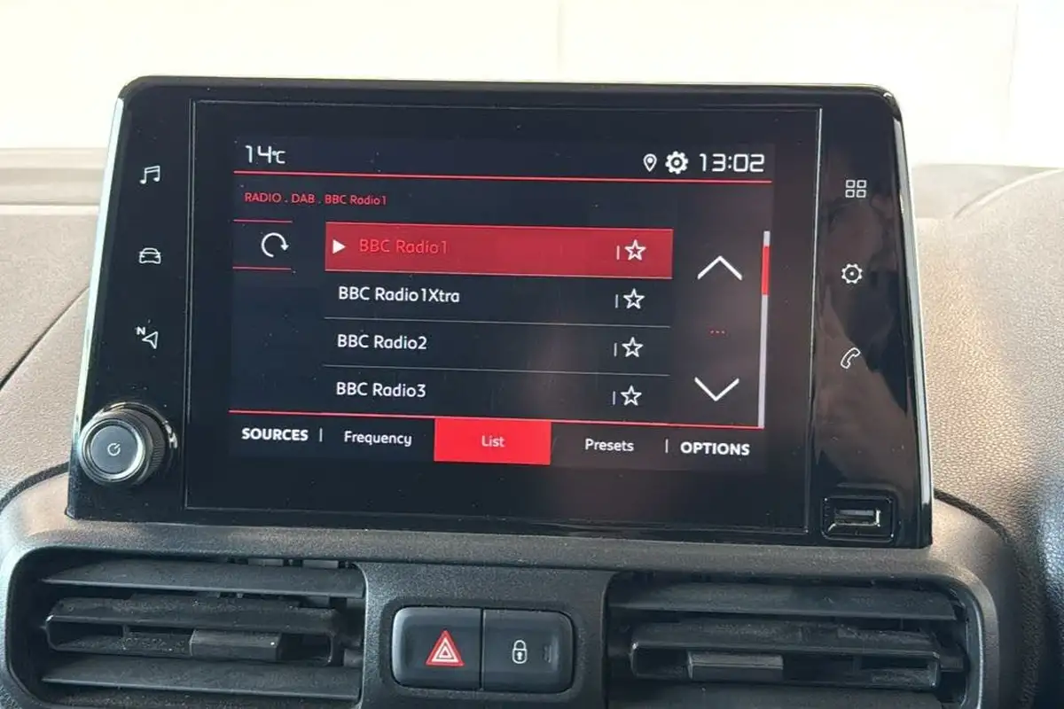 2020-citroen-berlingo-15bluehdi-1000-enterprise-100pseu6dt-e-ss-panel-big-28