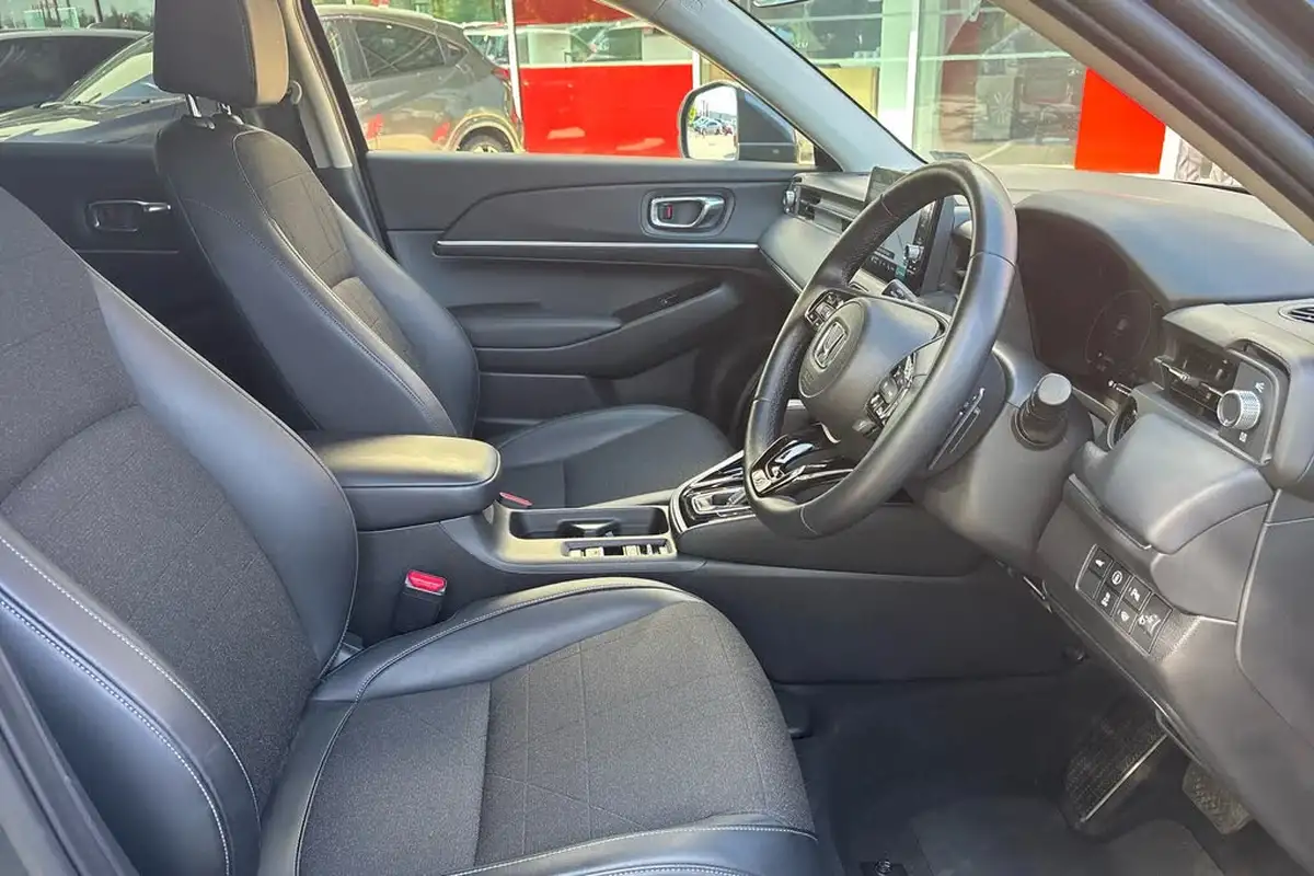 2023-honda-hr-v-15-i-mmd-advance-big-27