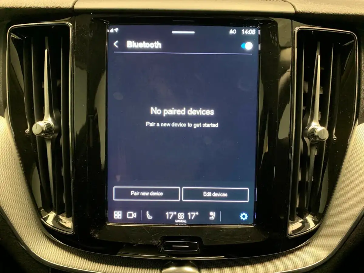 2023-volvo-xc60-20-b5-plus-big-21