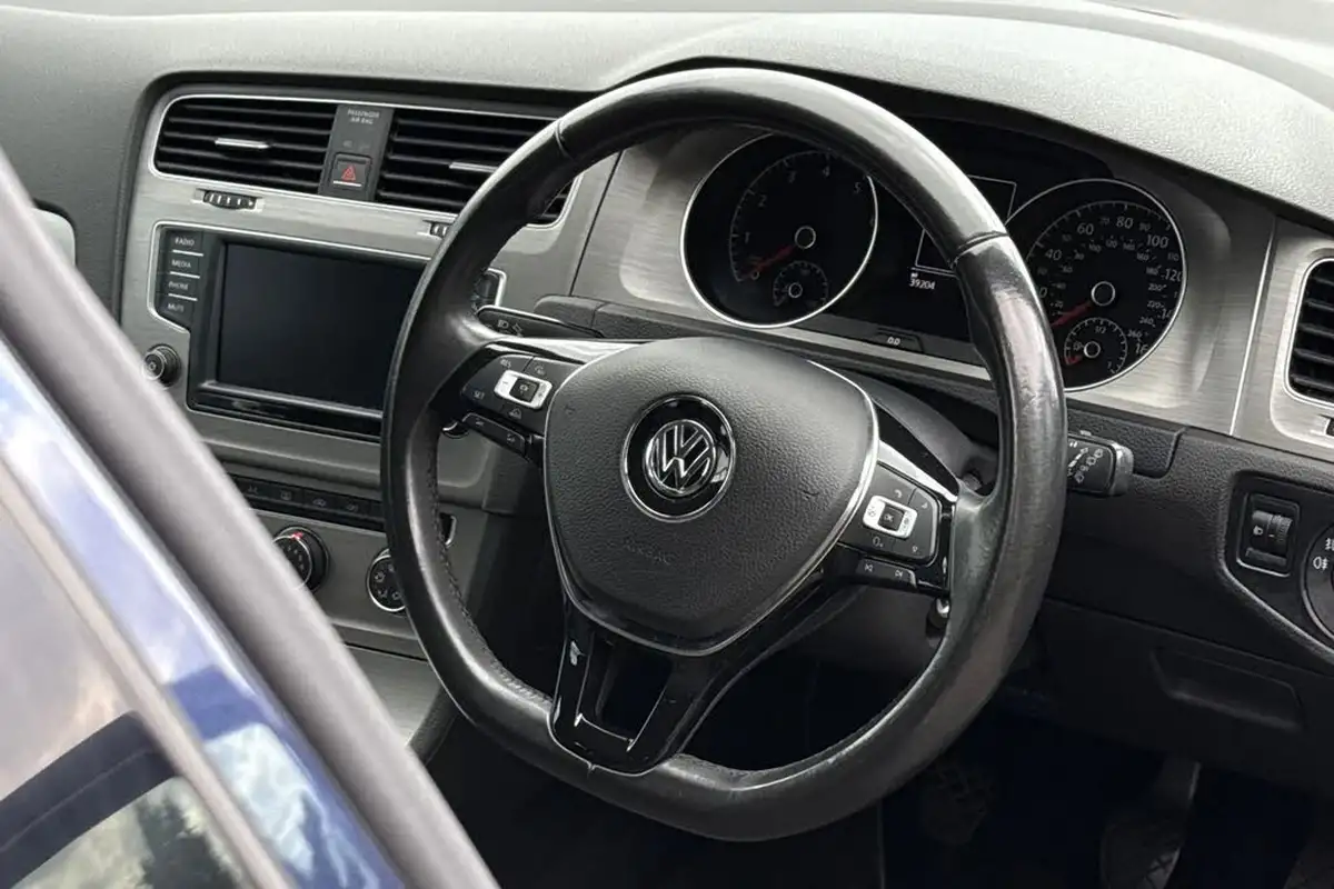 2016-volkswagen-golf-14-match-5d-big-28