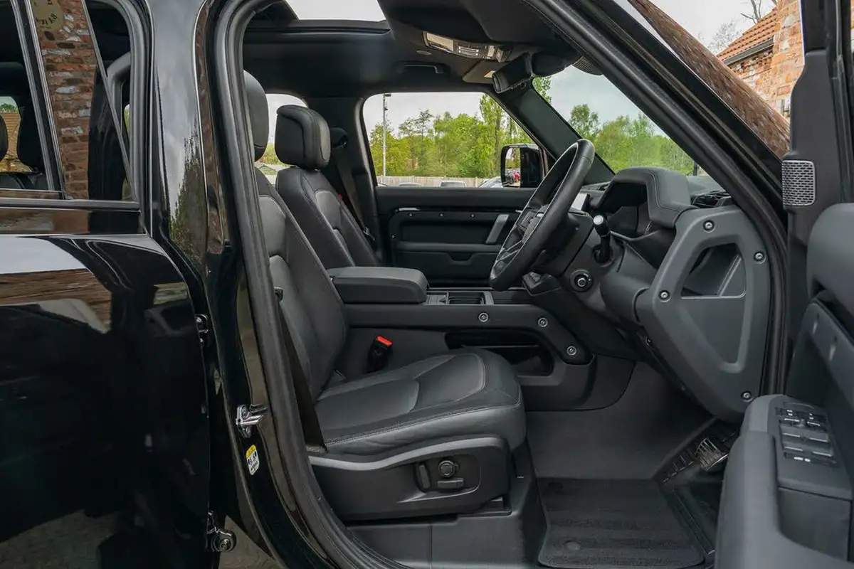 2023-land-rover-110-defender-30-d300-x-dynamic-hse-big-26