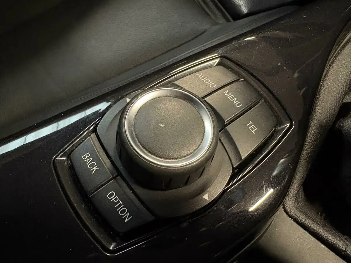 2012-bmw-1-series-20td-118d-sport-hatchback-5d-big-23