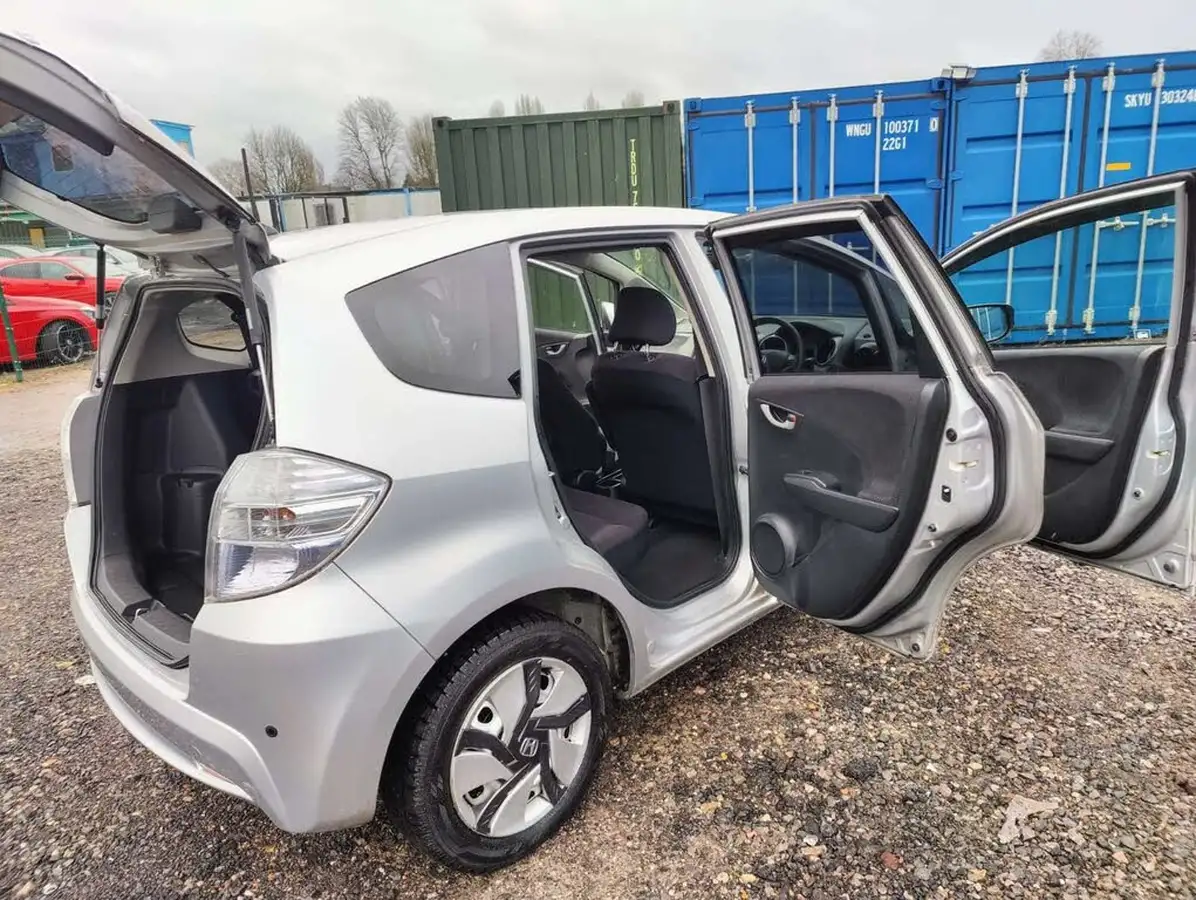 2013-honda-jazz-big-25