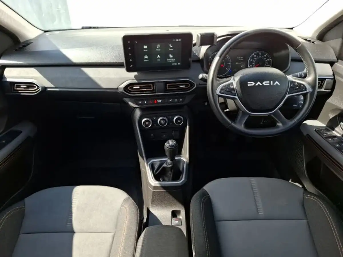 2023-dacia-sandero-stepway-10-tce-essential-90bhp-big-2