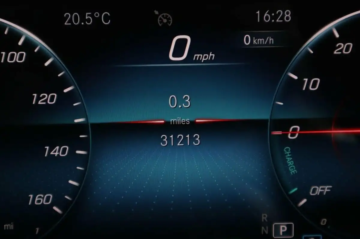 2020-mercedes-benz-a-class-13-a250e-amg-line-premium-plus-saloon-4d-big-48
