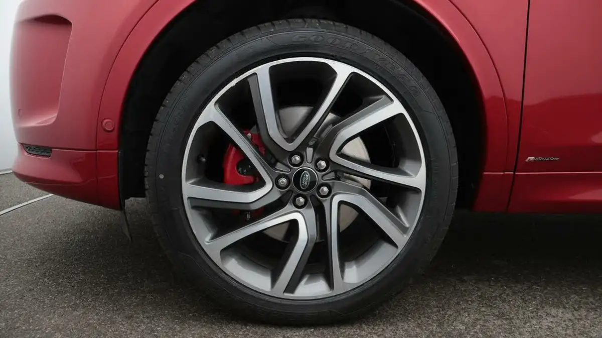 2021-land-rover-discovery-sport-20-p290-black-big-18