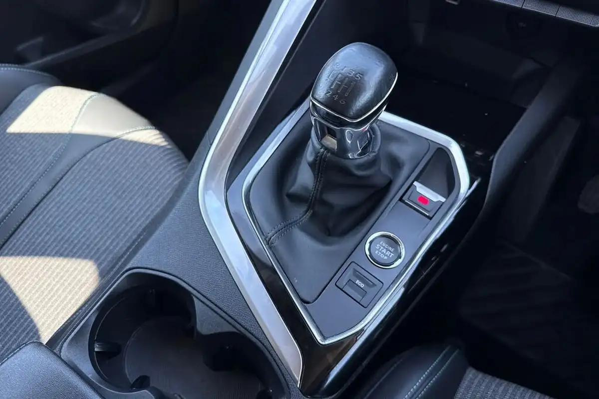 2021-peugeot-3008-suv-12-puretech-allure-big-22