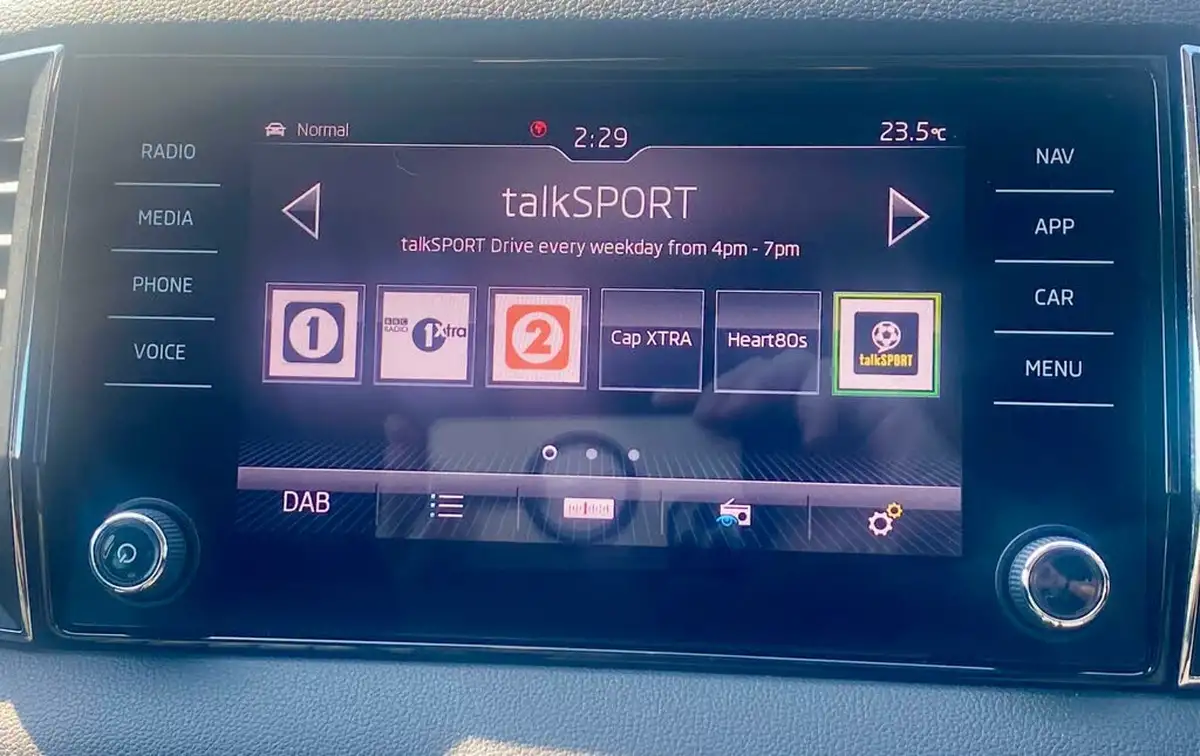 2018-skoda-karoq-15-tsi-se-l-ss-dsg-big-34