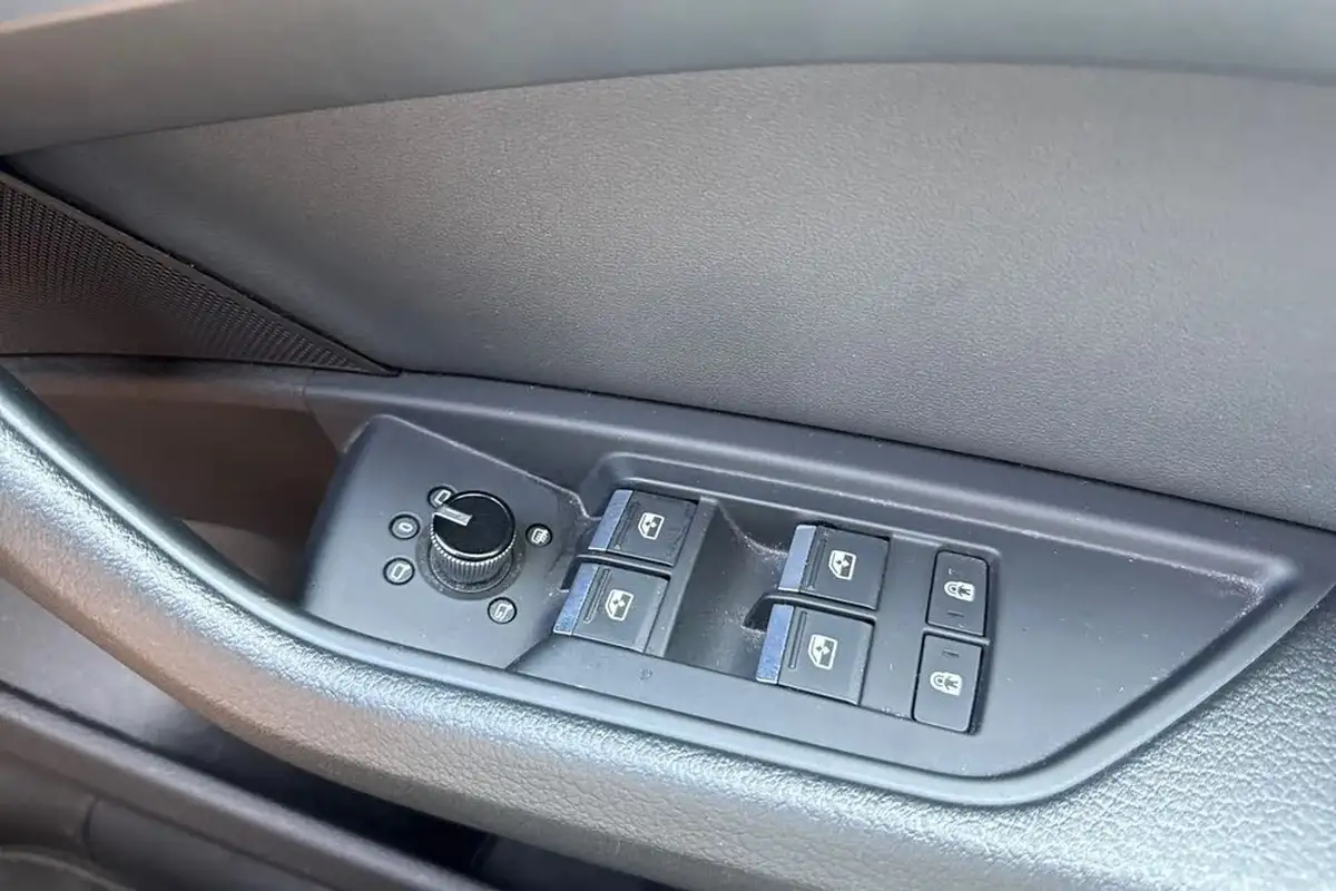 2022-audi-e-tron-50e-technik-station-wagon-big-33