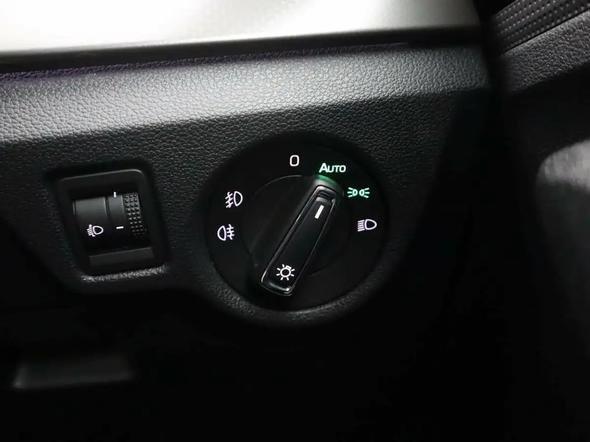 2020-skoda-scala-15-tsi-se-l-big-22