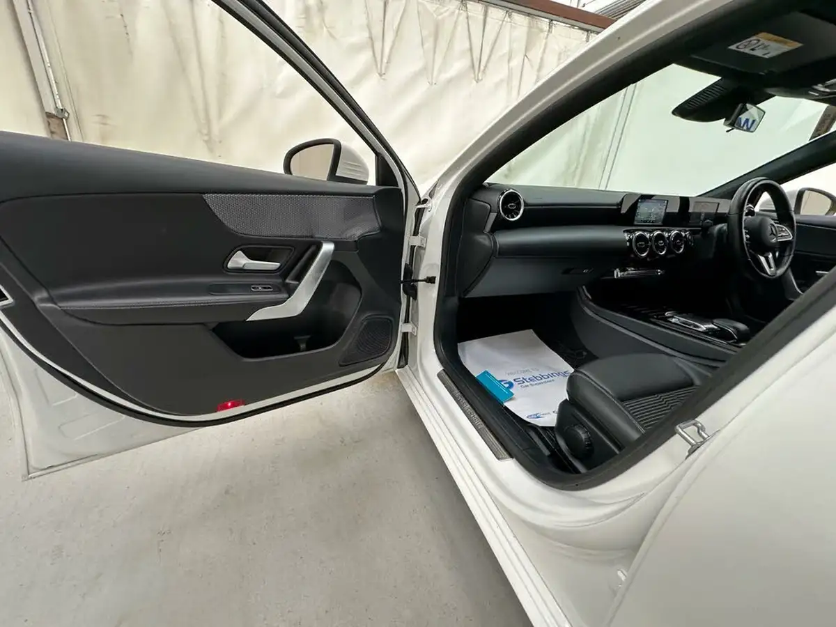 2019-mercedes-benz-a-class-15d-a180d-sport-hatchback-5d-7g-dct-big-30