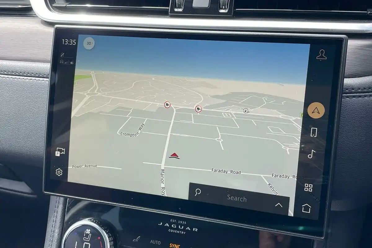 2021-jaguar-f-pace-20-d200-s-mhev-big-5