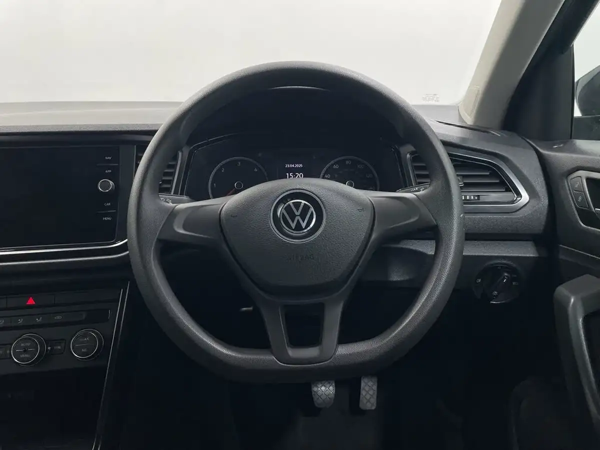 2021-volkswagen-t-roc-20tdi-s-big-11