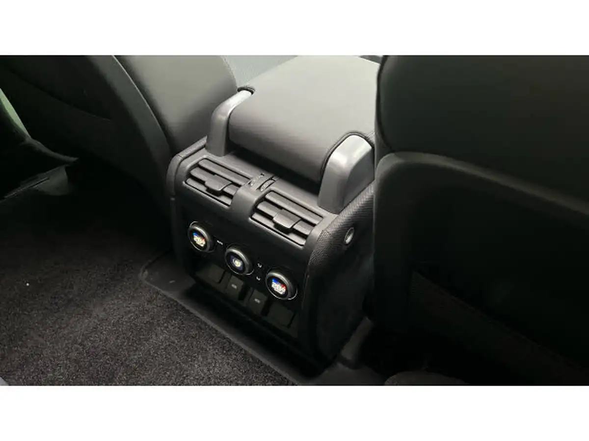 2024-land-rover-90-defender-30-d300-75th-edition-big-31