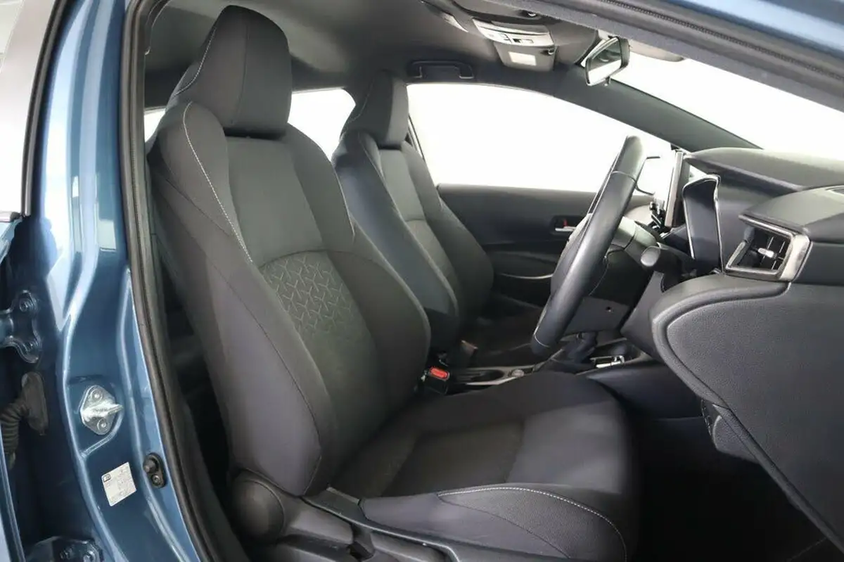 2021-toyota-corolla-18-vvt-i-icon-tech-spare-wheel-touring-sports-5d-big-13
