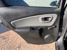 2016-toyota-yaris-15-vvt-i-design-hybrid-small-26